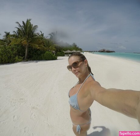 Alexia Dechamps exklusive erotische foto