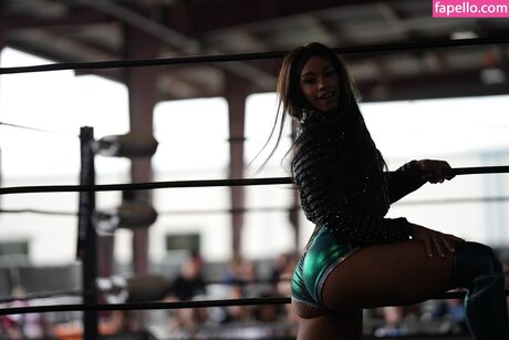 Kaci Lennox kunst erwachsene galerie