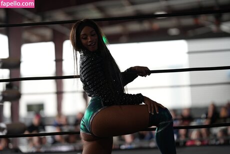 Kaci Lennox exklusive akt bilder