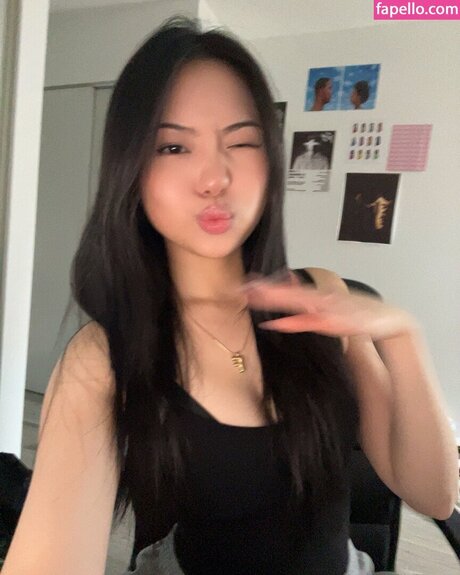 aishlvsu hübsche nackte fotos