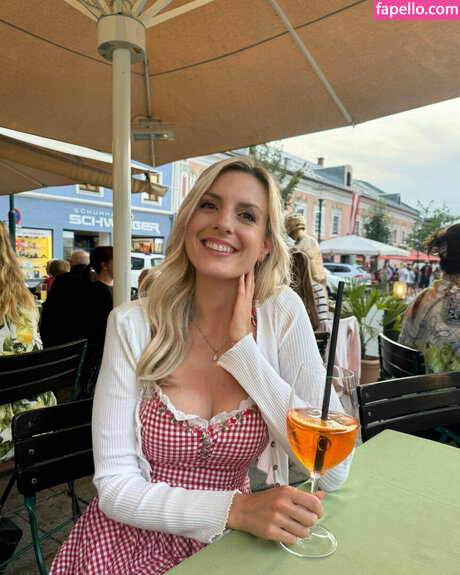 janina ejt hd hübsche bild