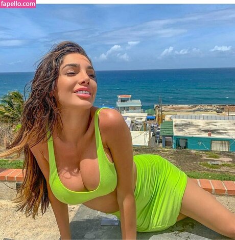 Luna Perez pornostar akt foto