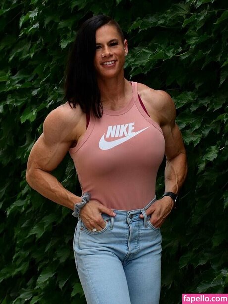 Kristen Nun nackt erotische galerie