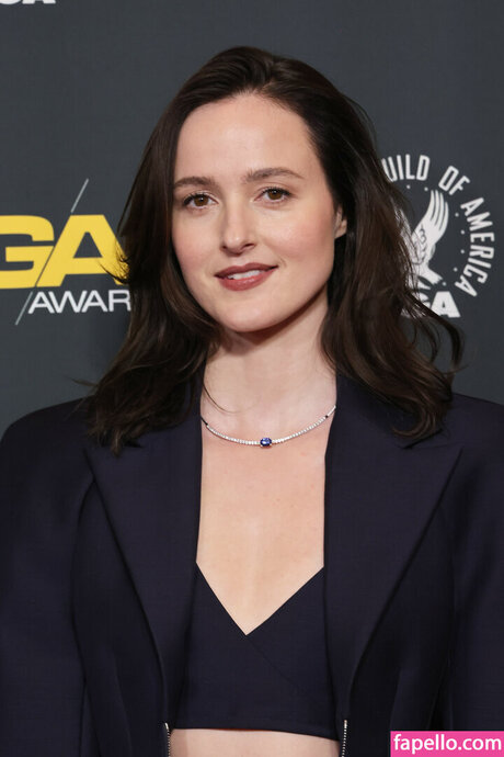 Renate Reinsve nackt kunst bild