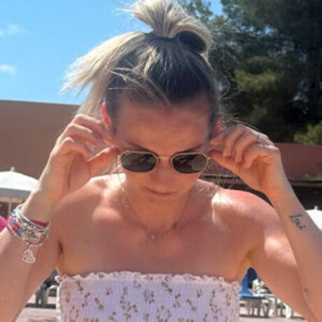 Natalie Handby hd top fotos