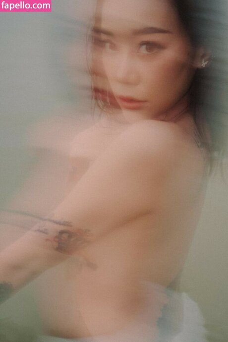 meguspusita heiße schöne archiv