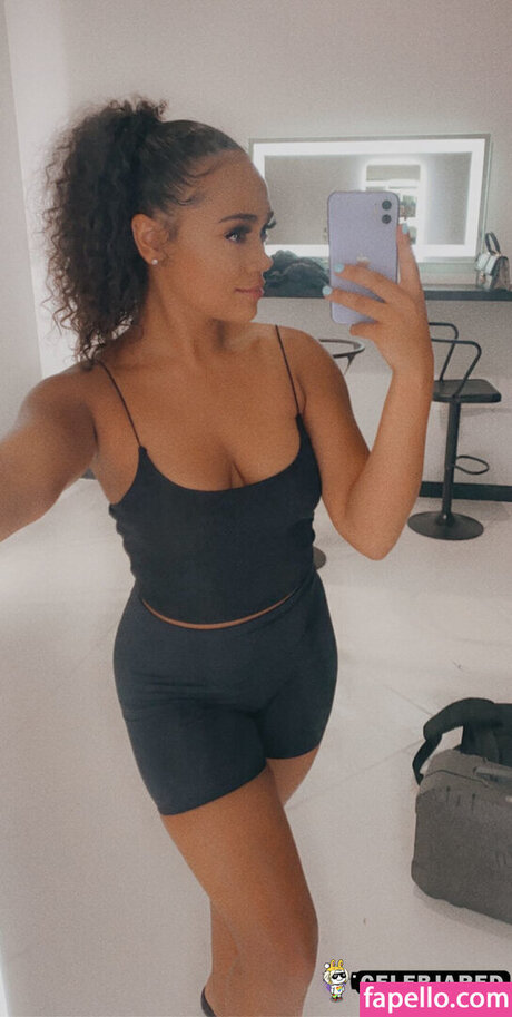 Indolysia Alford pornostar akt foto