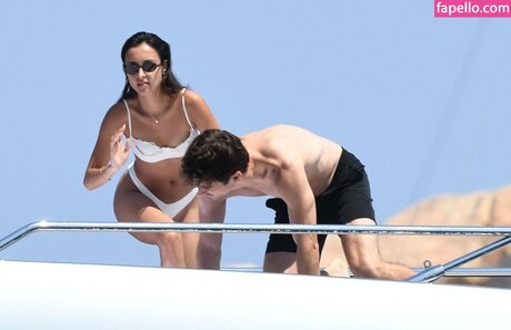 Alexandra Saint Mleux hd heiße archiv