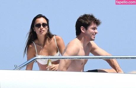 Alexandra Saint Mleux nackt sex foto