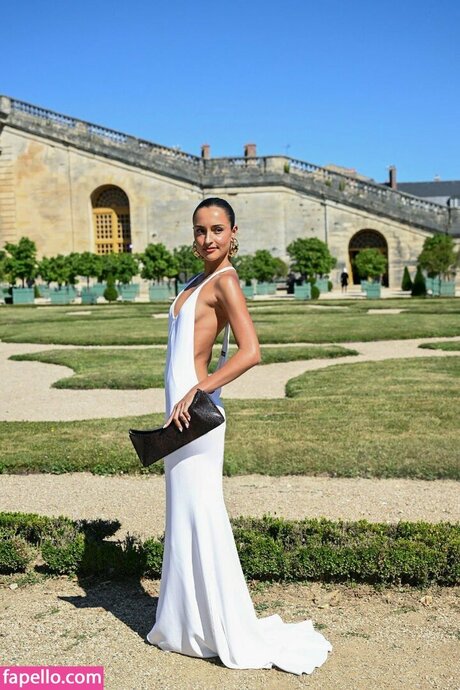 Alexandra Saint Mleux top erwachsene bilder