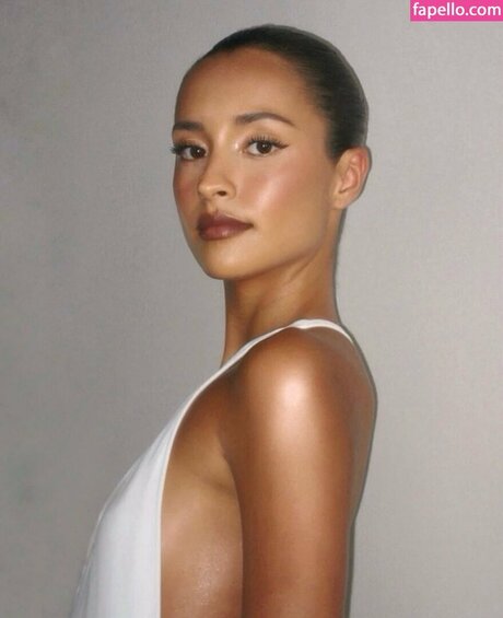 Alexandra Saint Mleux hübsche nackten galerie