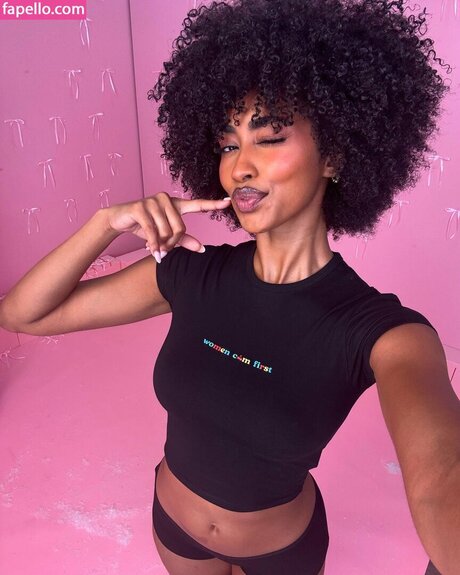 Jasmine Chola nackt schöne galerien