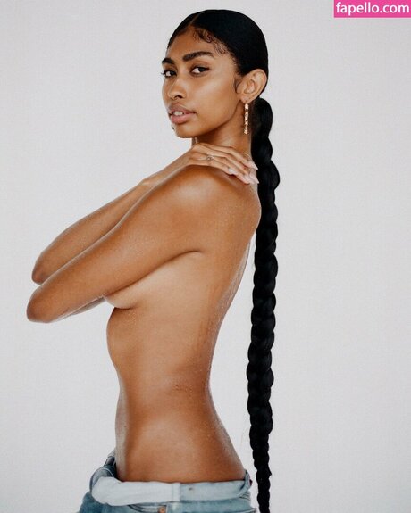 Jasmine Chola nacktheit akt bild