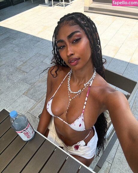 Jasmine Chola exklusive nackt bilder