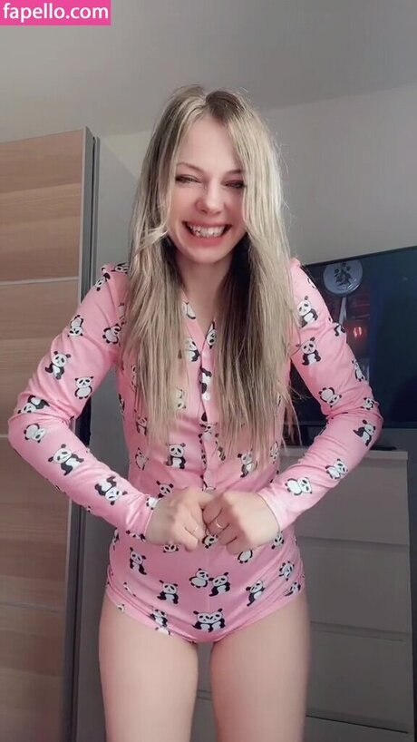 asiatische gilf-onlyfans freie kunst bilder