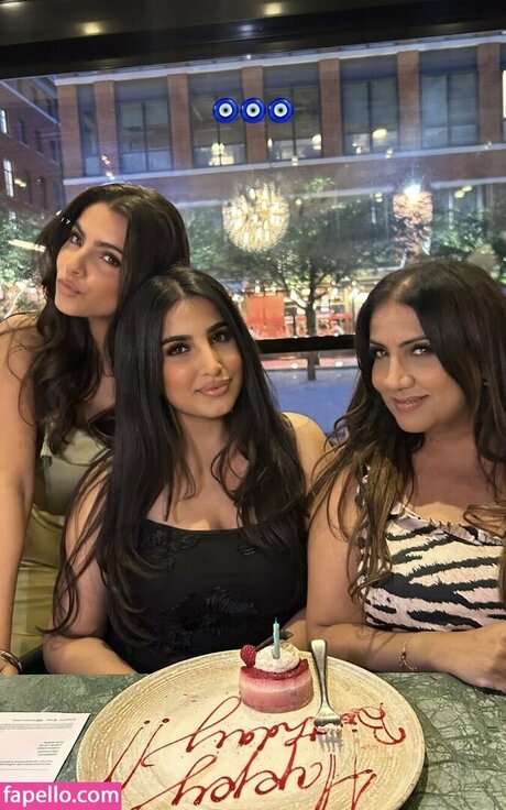 Jaya Thandi xxx sexy bilder