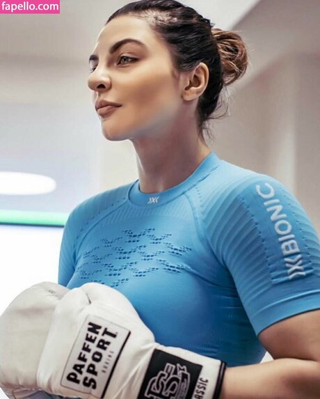 asiatische shemale onlyfans perfekte bilder