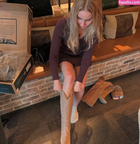 Colette Cherry nackt kunst archiv