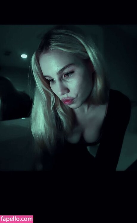 Colette Cherry nackt schöne fotos