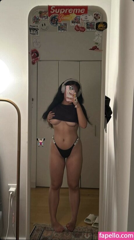 ZonxKaru nackt exklusive foto