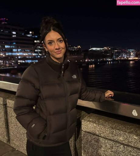 Elisha Walbyoff nackt kunst galerien