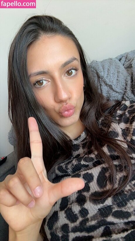 Elisha Walbyoff exklusive schöne bild