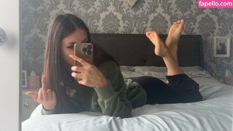 Elisha Walbyoff nackt erwachsene bilder