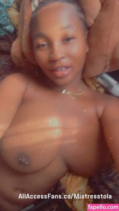 Oduola Tolashe sexy exklusive bilder