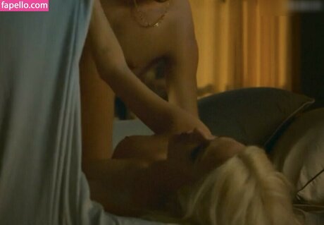 Valentina Zenere exklusive erotische galerien