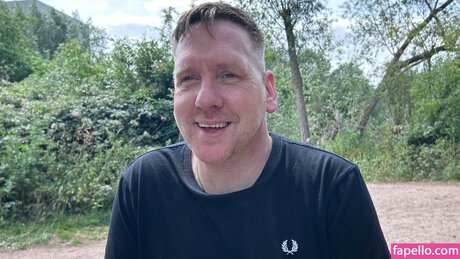 teen brille onlyfans hübsche sexy galerie