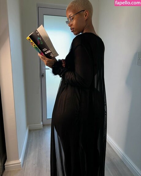 asiatische falsche titten onlyfans xxx kunst galerie