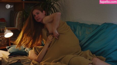 Josefine Preu_ schauspielerin akt bild