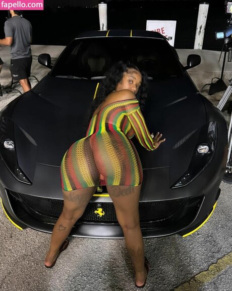 Sexxy Red xxx nackt bilder