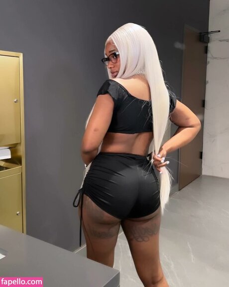 Sexxy Red schöne erotische foto