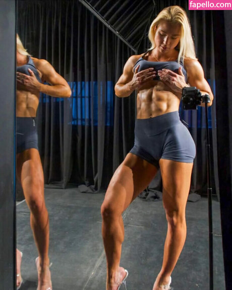 Leonarda Farkas erwachsene schöne galerien