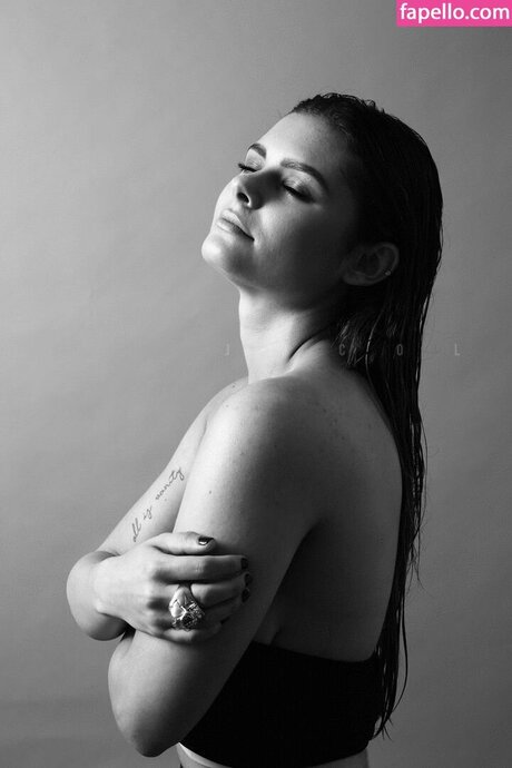 Jacquielee schauspielerin top bilder