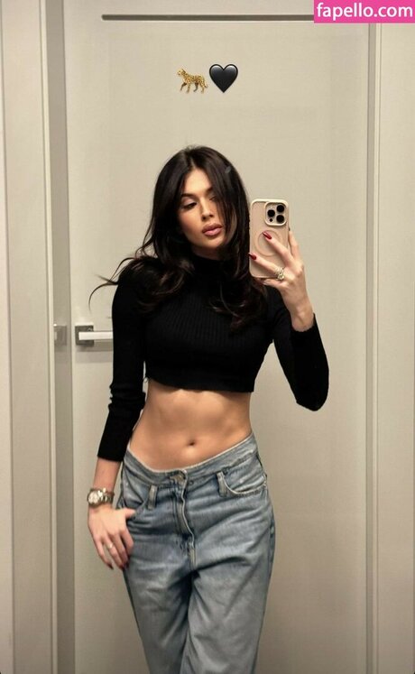 Roxie W giel sexy nacktheit bild