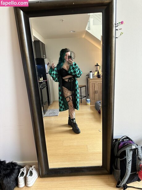 too0ldcat model nackten bilder