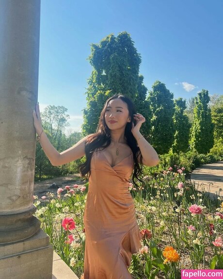 teen brille onlyfans nacktheit akt fotos