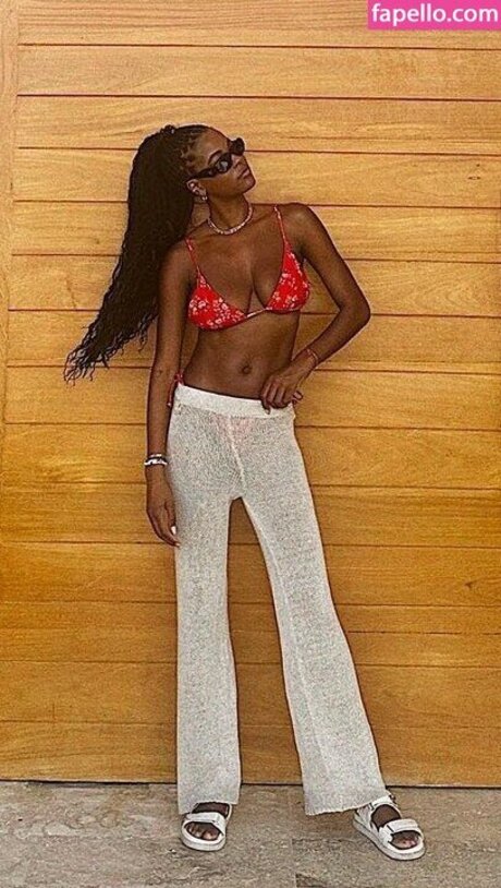 allieredmondd kunst sexy foto