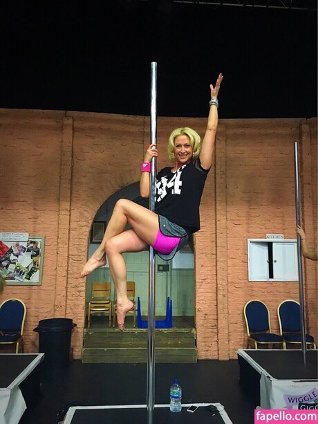 Faye Tozer model hd bilder