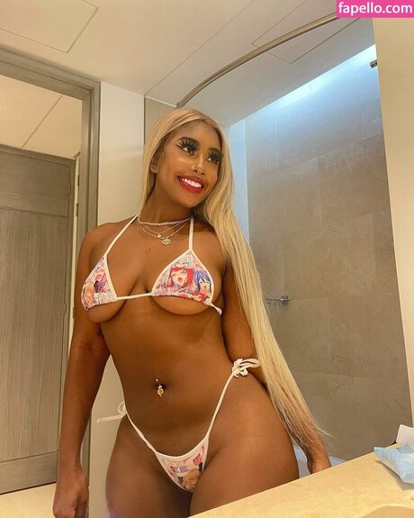 Yungnena hd pornographische foto