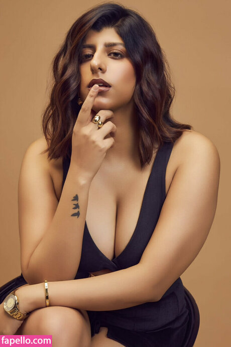 Muskan Thakurani exklusive nackten galerie