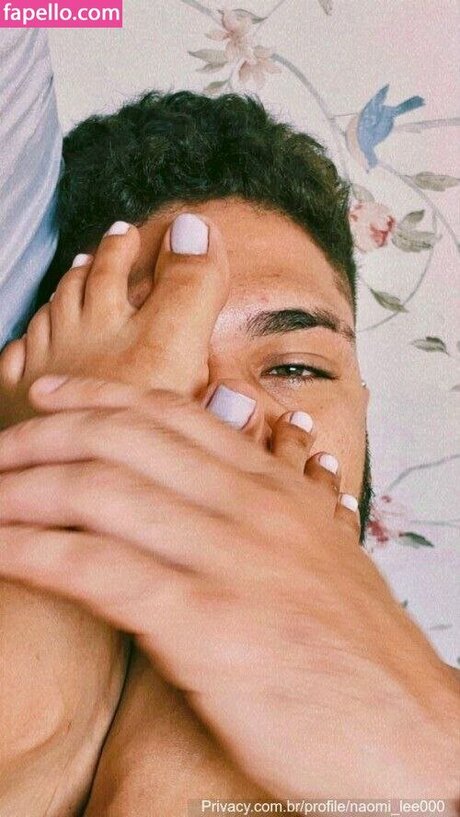 Laish Scully nackt schöne foto