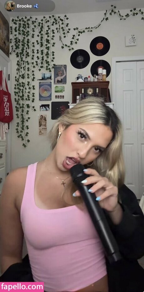 Cloud ASMR xxx akt fotos