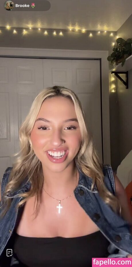 Cloud ASMR pornostar akt archiv