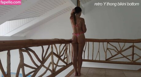 Hannah Meloche sexy porno galerie