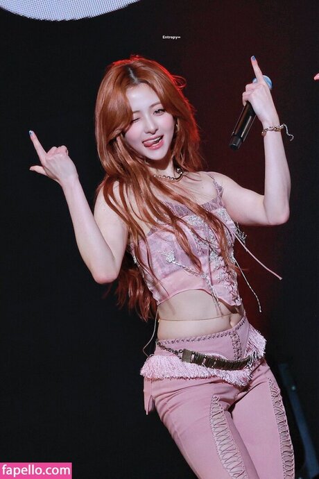 Huh Yunjin_ kostenlose akt archiv