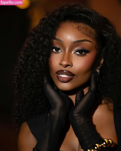 Coco Watson sexy freie bild