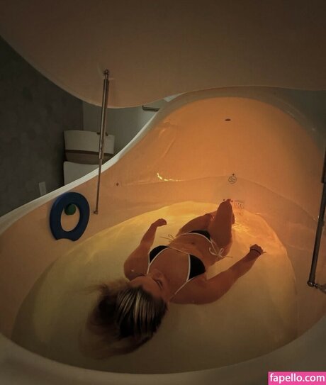 Kaylee Sticker nackt top fotos